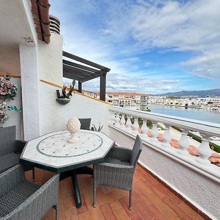 Apartamento Gran Lago Con Vistas Al Canal 艾姆布里亚布拉瓦 外观 照片