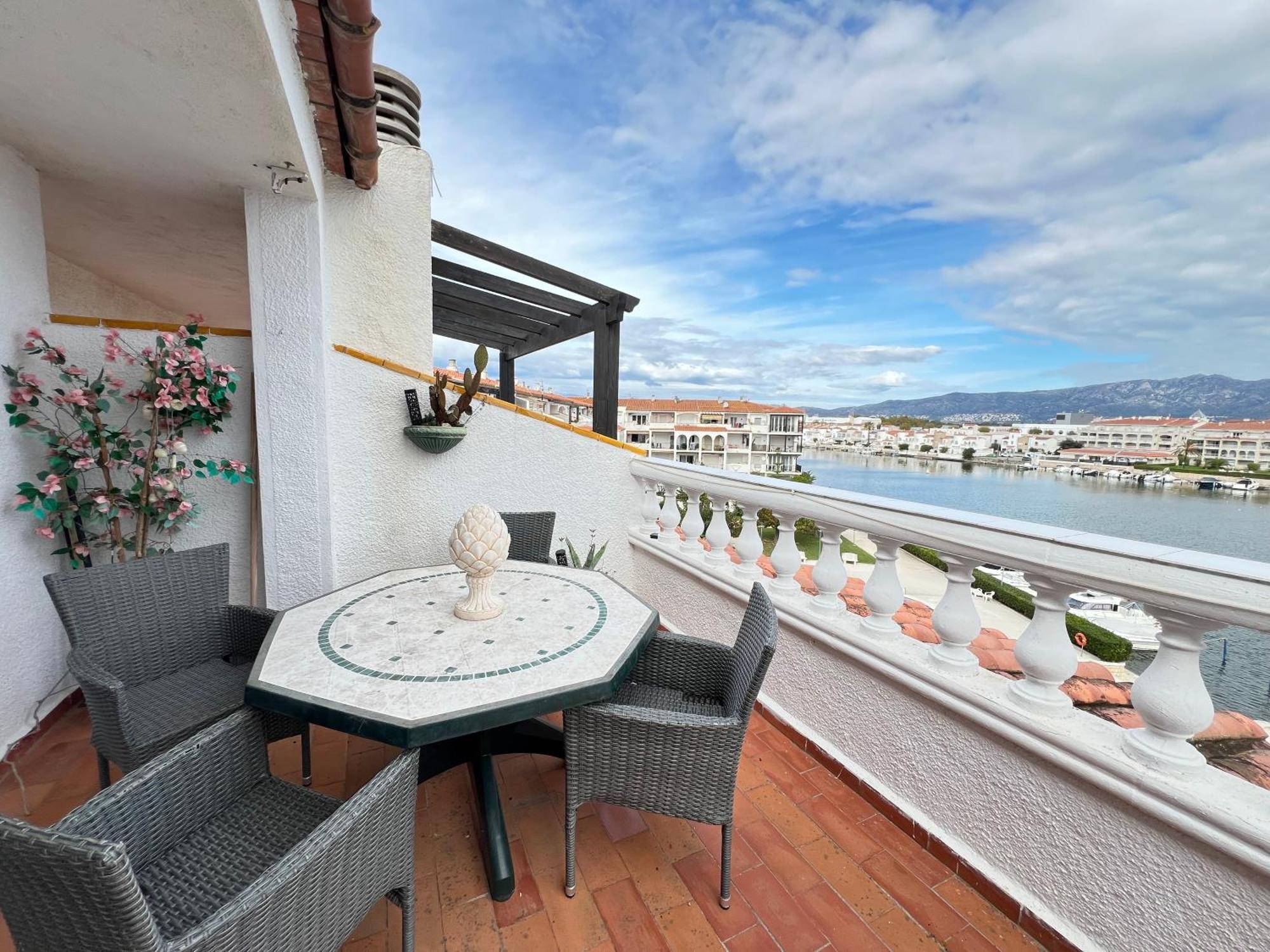 Apartamento Gran Lago Con Vistas Al Canal 艾姆布里亚布拉瓦 外观 照片
