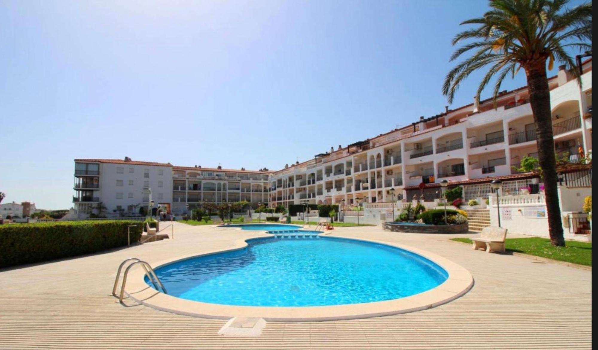 Apartamento Gran Lago Con Vistas Al Canal 艾姆布里亚布拉瓦 外观 照片